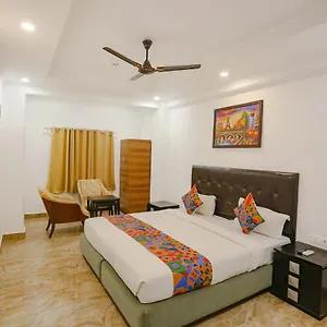 Fabexpress Taj Residency Near Yashobhoomi Convention Centre Hotel